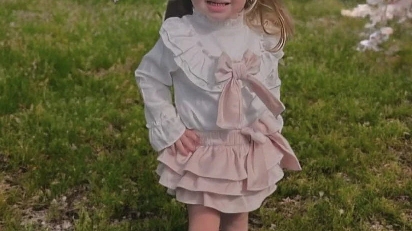 beautiful girl wearing a blouse and bloomer set from Puro Mimo