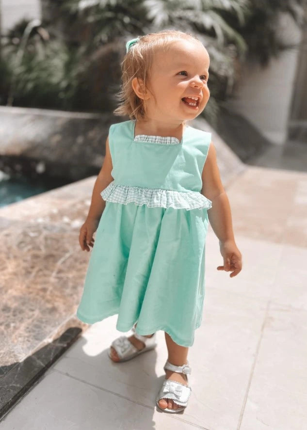 brand_rep_avie_modelling_sardon_summer_dress