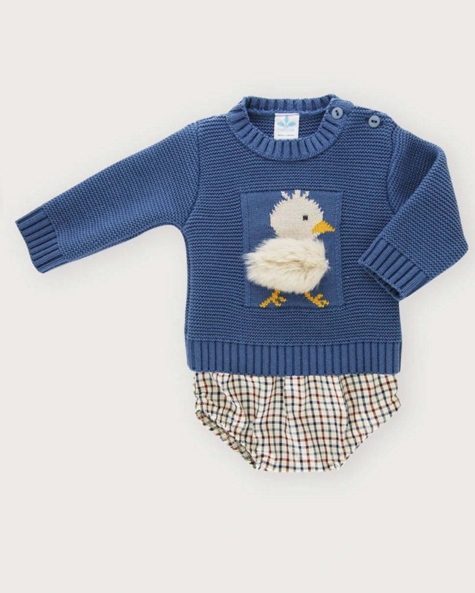 Fluffy Chick Jumper and Shorts by sardon
