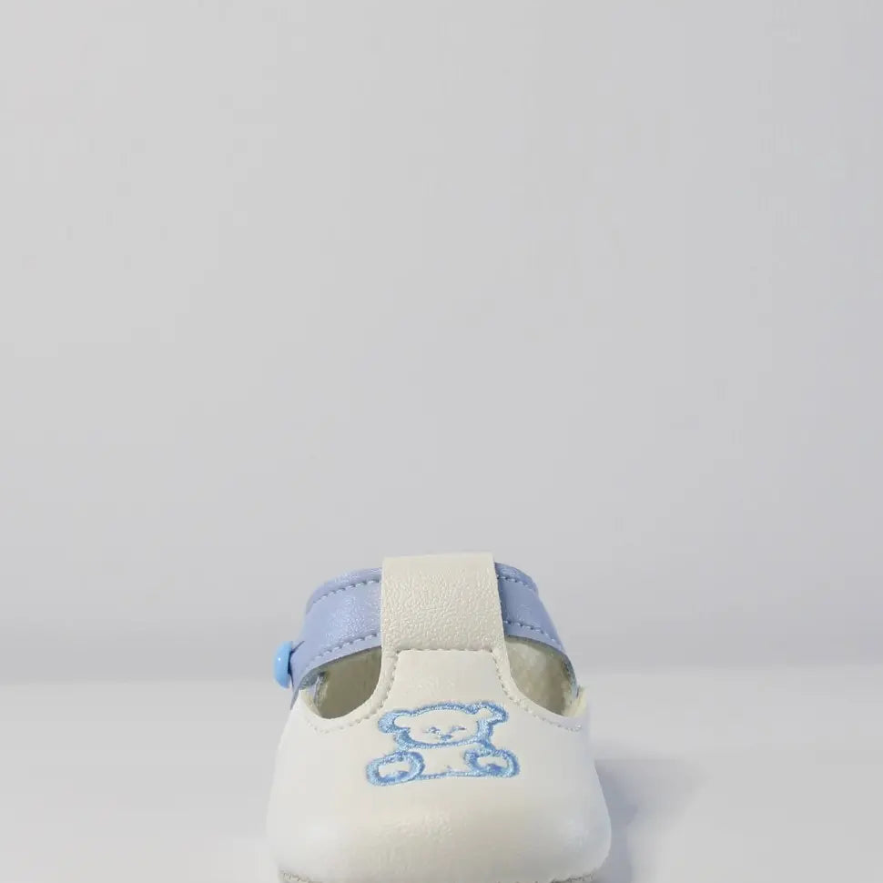 sky and white baypod shoes with cute teddy motif