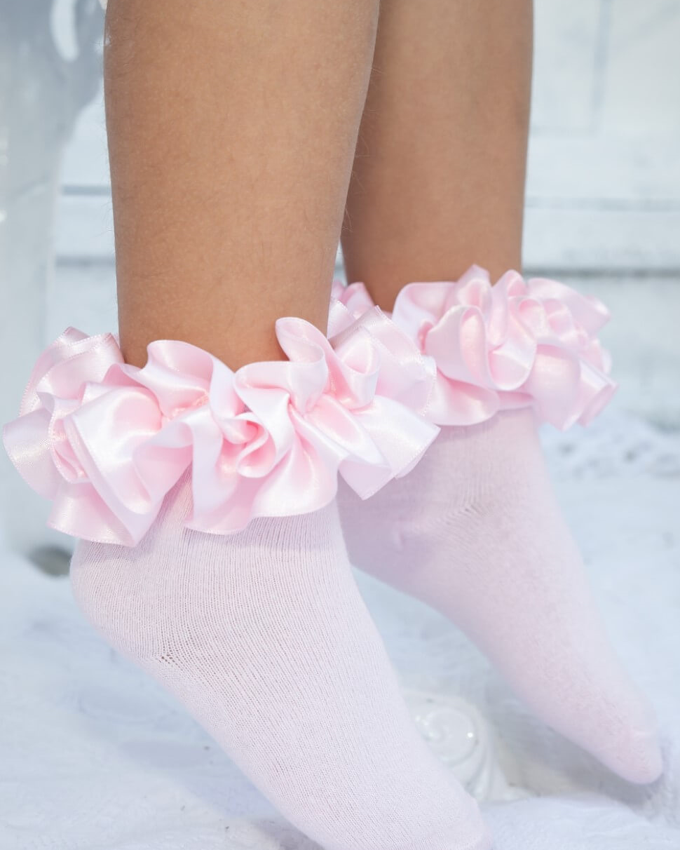 Pink baby ribbon ankle socks by caramelo kids