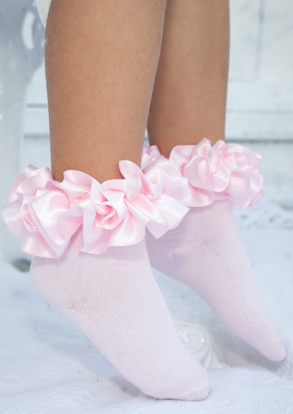 Pink baby ribbon ankle socks by caramelo kids